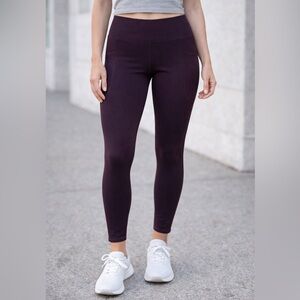 Old Navy High-Rise Go-Dry Burgundy Ribbed Leggings